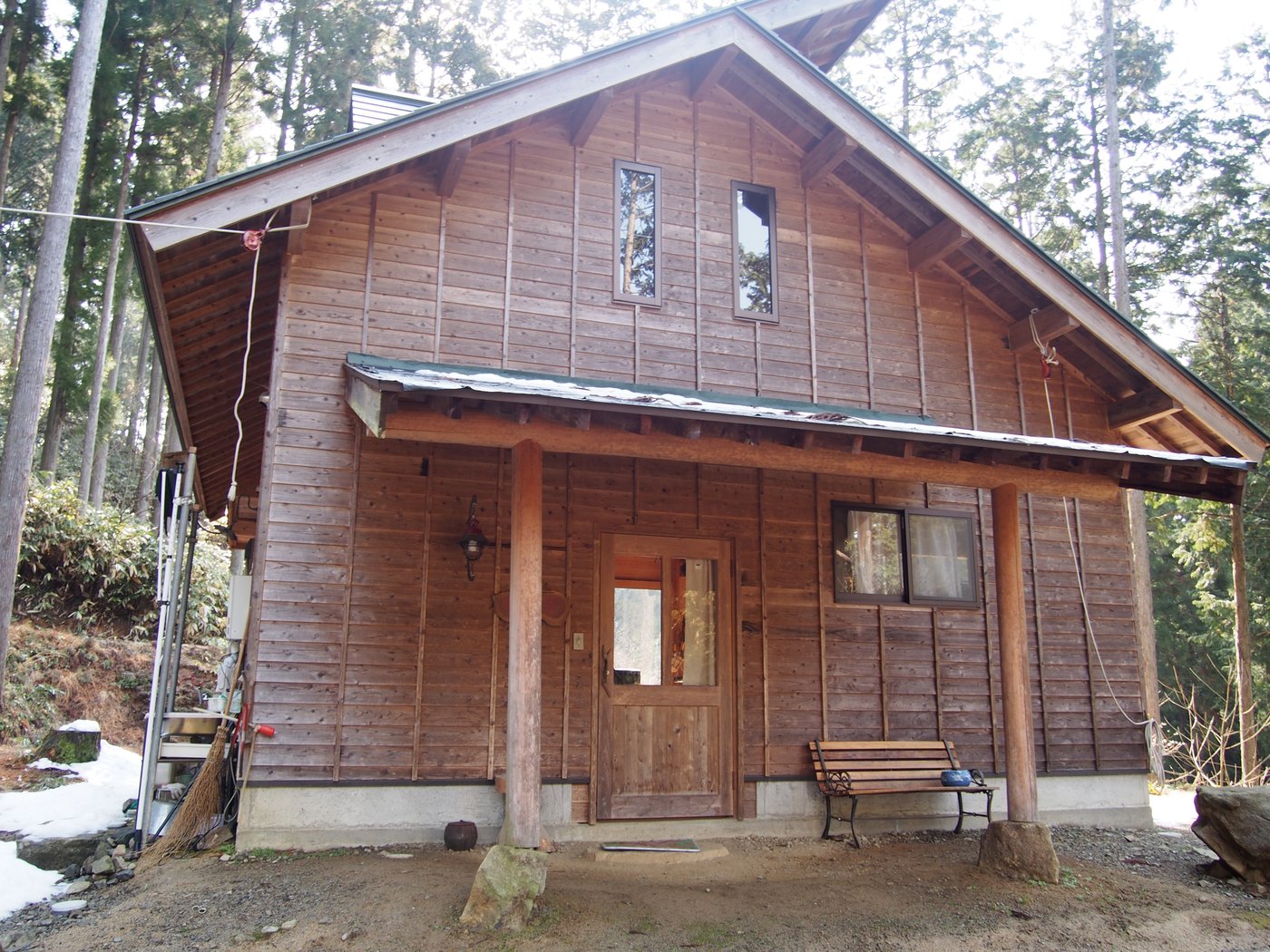 2014年3月、木もれ陽の森キャンプ場の山荘「灯華」