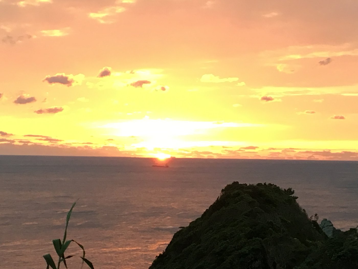 2018年12月9日の朝、潮岬から見た日の出