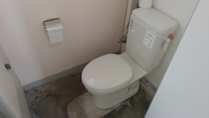 丸山県民サンビーチ駐車場洋式トイレ
