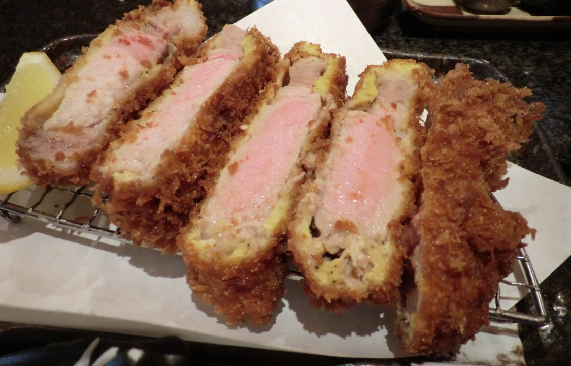 Jr八尾駅近くの超人気とんかつ店マンジェで旨いロースとんかつを食べた ねこんこ２