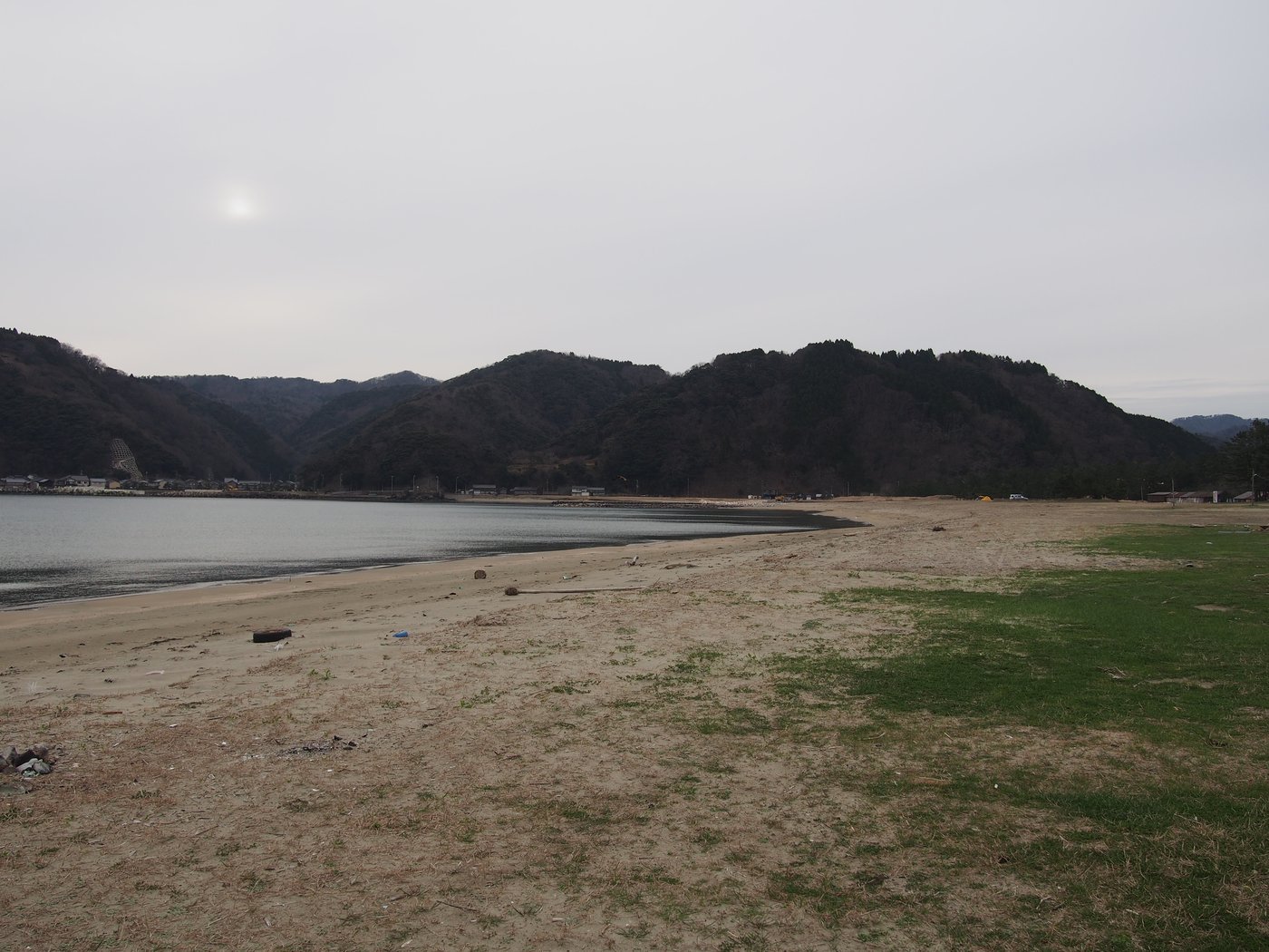 2019年3月10日の朝、気比の浜の砂浜