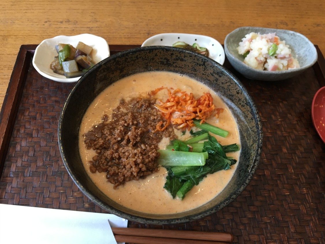 ドッグカフェリアン 担々麺
