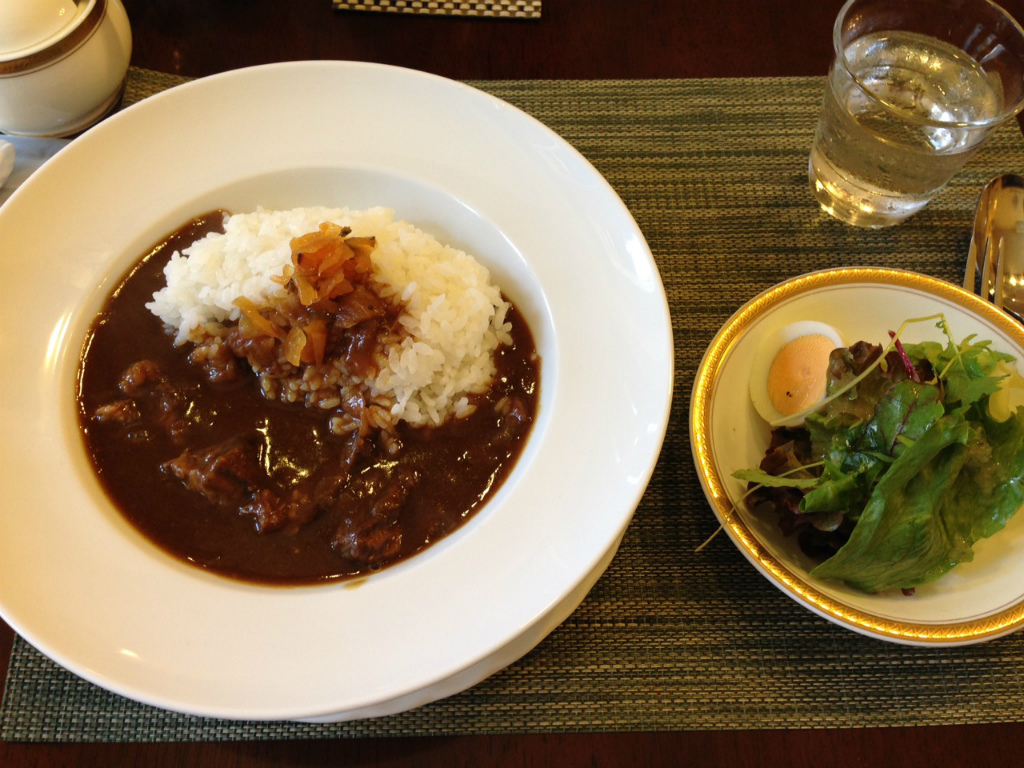 強気な値段設定も納得！？喫茶店の牛すじカレー