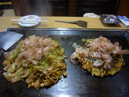 みや古_モダン焼き、焼きそば、野菜炒め