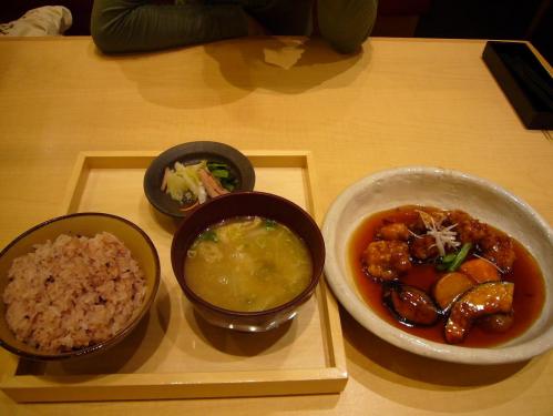 鶏の黒酢あんかけ定食