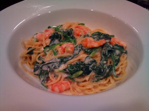 PASTAまにあ_えびとほうれん草のたらこクリームスパ