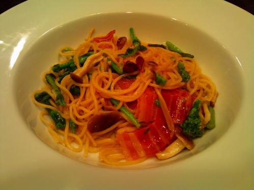 パスタまにあ_菜の花とベーコンとしめじのペペロンチーノ