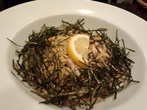 クルミとしめじの塩パスタ