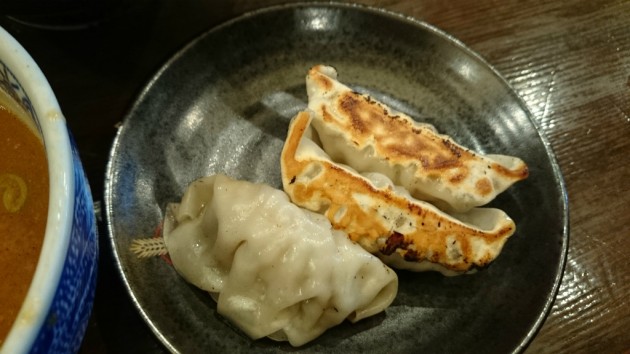 三田製麺所阿倍野店セットの餃子