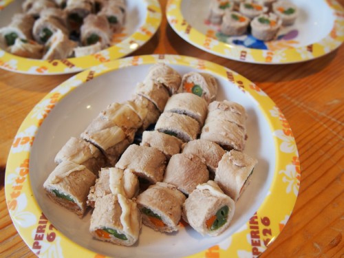 カフェ森ドッグメニュー野菜の豚肉巻き