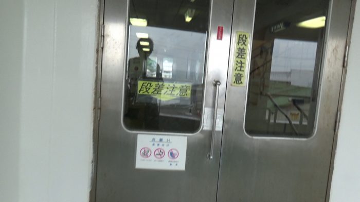 東京湾フェリー 客室入り口