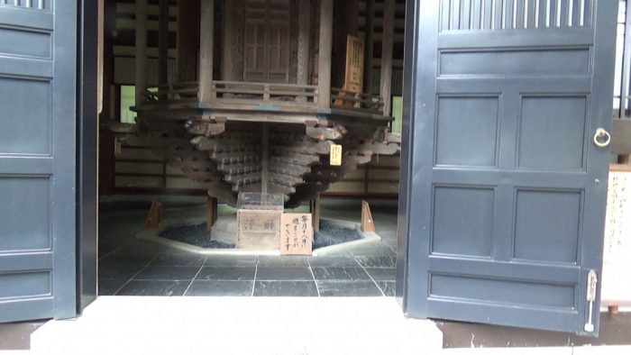 鎌倉長谷寺 輪蔵入り口