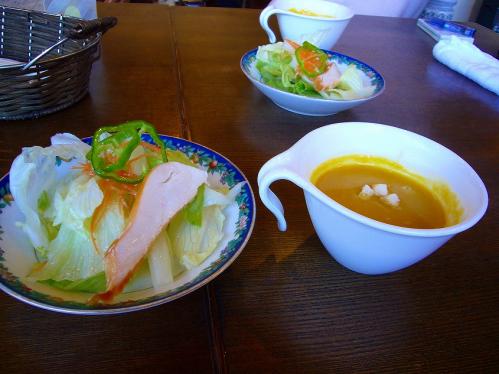 ぱれしゃとう_ランチのサラダ