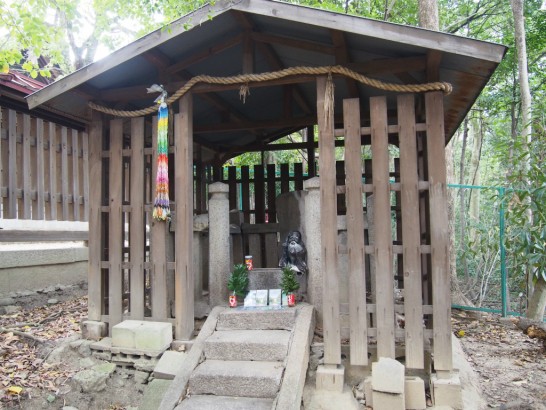 大鳥大社_石の社