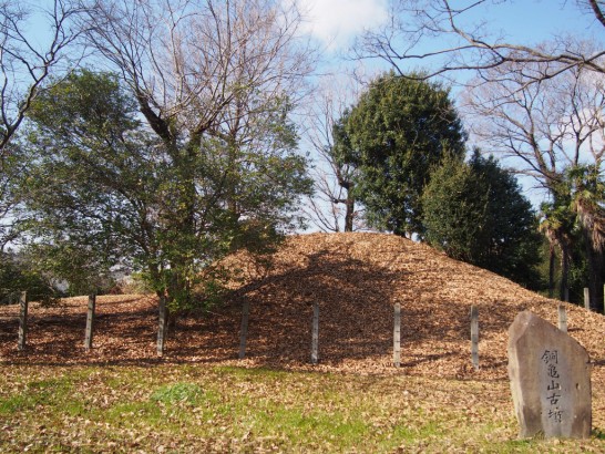 銅亀山古墳
