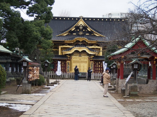 上野東照宮_遠くからもわかる金ピカ
