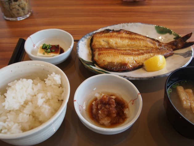 やよい軒石津_ほっけ定食