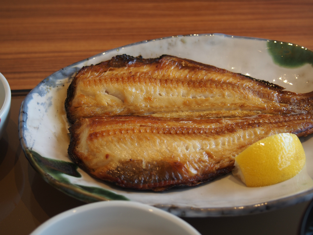 近所にこの辺では珍しいやよい軒が出来たからホッケを食べに行ってみた