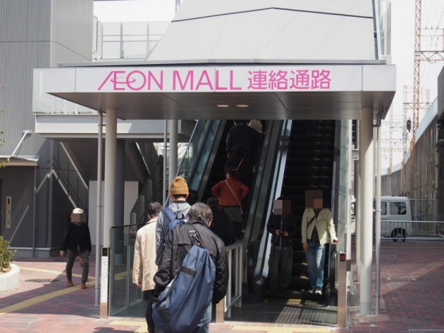 イオン鉄砲町_駅からの連絡通路