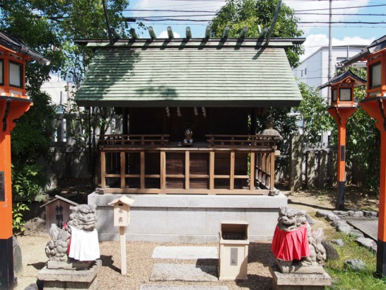 方違神社の小さい社