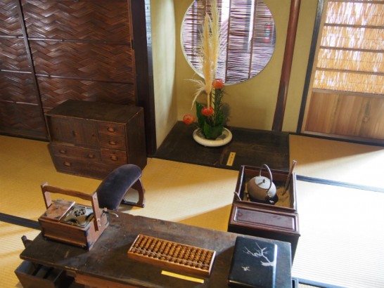 山口家住宅の机