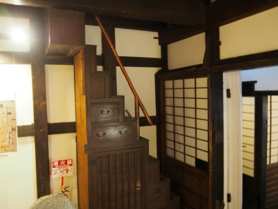 山口家住宅の階段