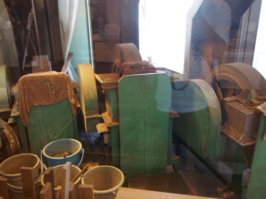 堺伝統産業会館の砥石