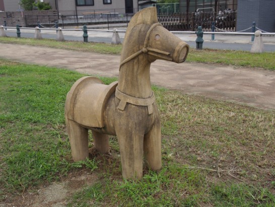 ニサンザイ古墳のうま