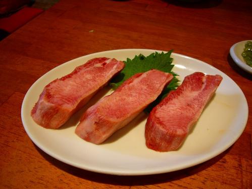 萬野_黒タンステーキ