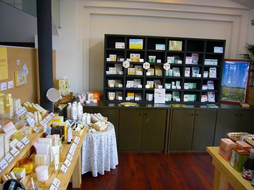 岡山_ぶんぶんファクトリー店内2