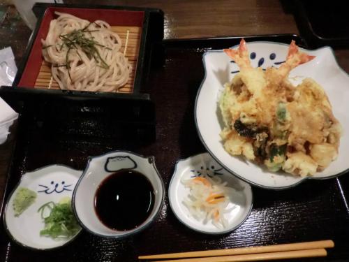 アリオ_のらや黒うどんセット