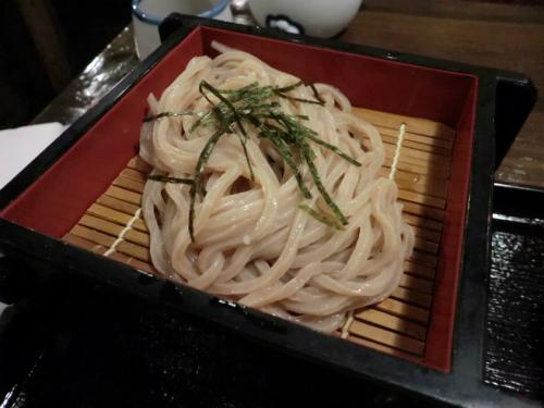 アリオ_のらや黒うどんセット_うどん