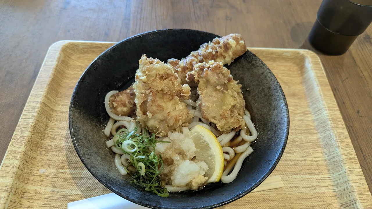 道の駅レスティ唐古・鍵 鶏ちくわ天ぶっかけうどん 1000円