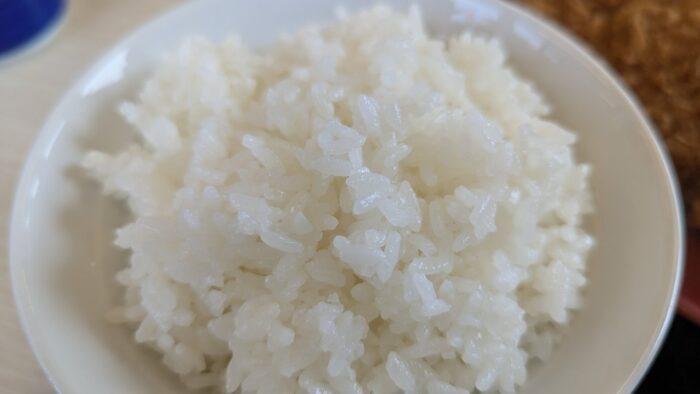 かつやの硬めに炊かれたご飯
