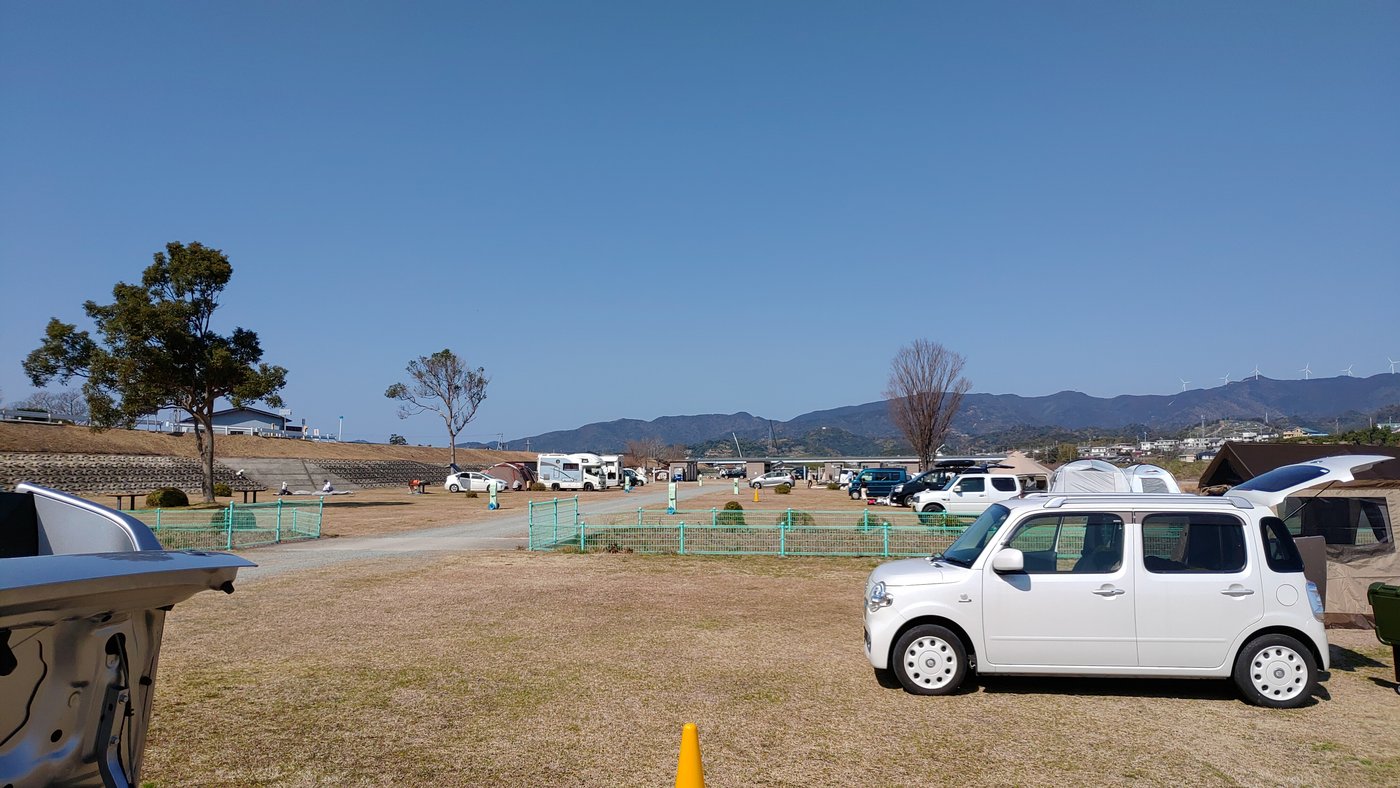 2021年2月の土曜の昼の野口オートキャンプ場