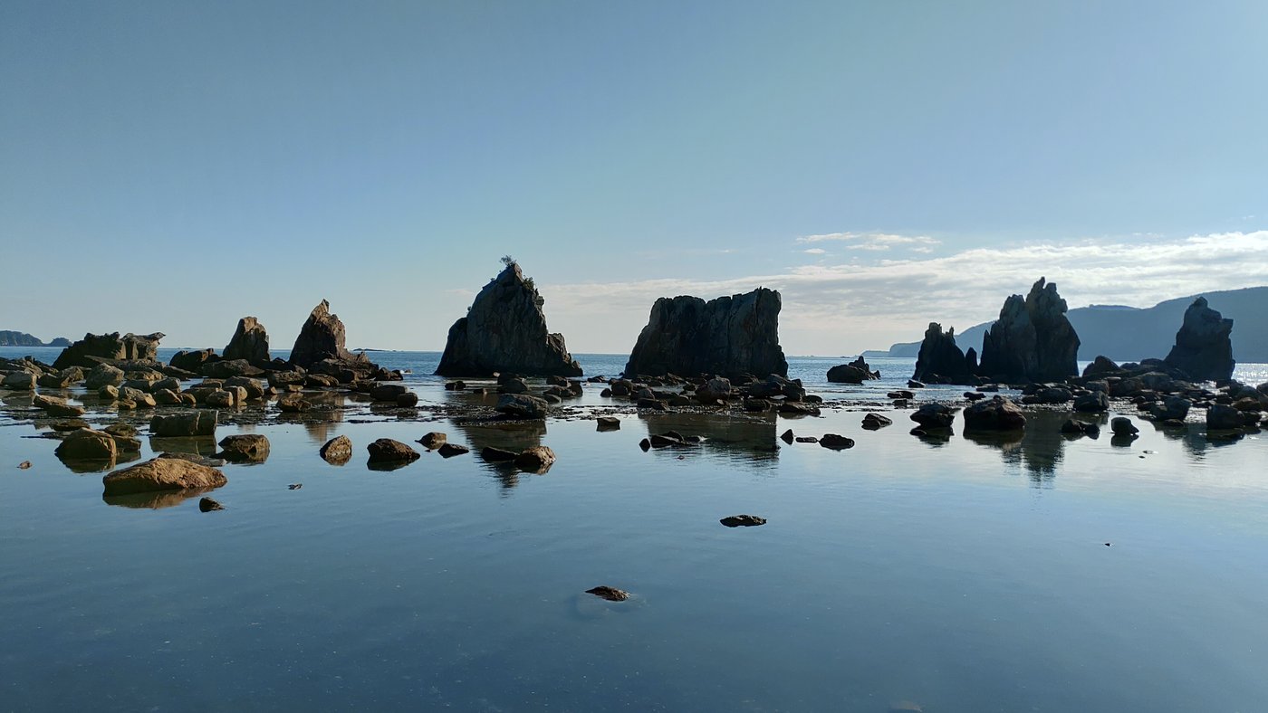 朝の橋杭岩