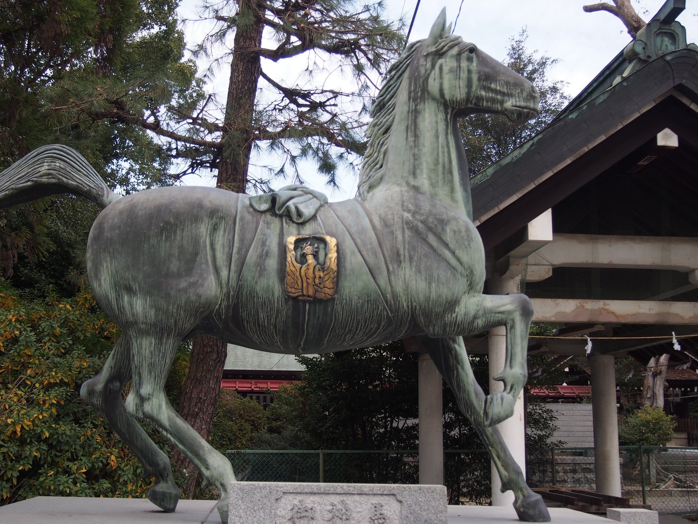 大鳥大社の神馬像