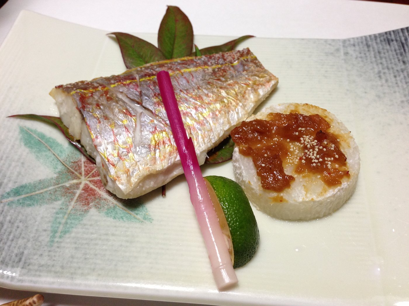 紀泉閣の夕食のイトヨリの焼物