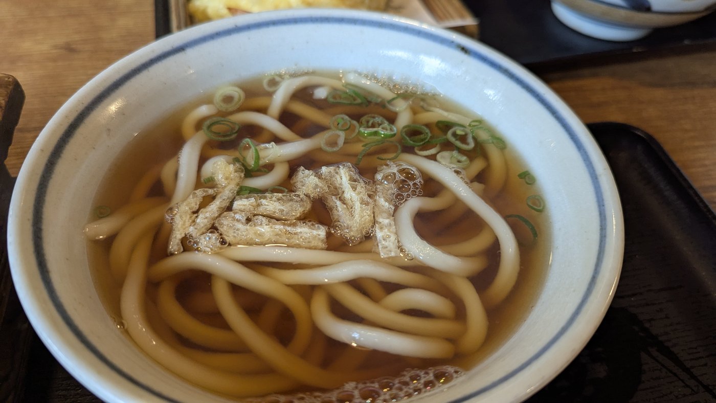定食の温かいうどん