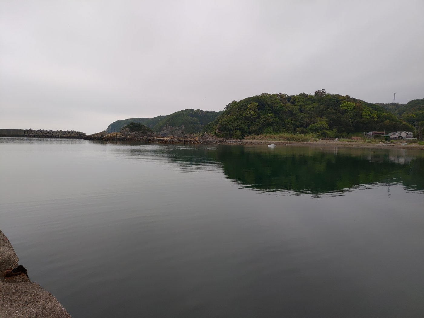 べた凪の有田漁港